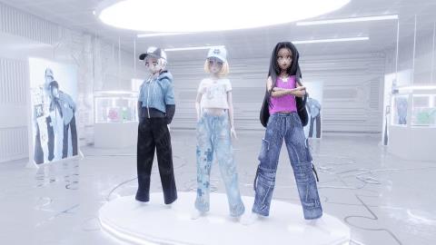 PLAY! POP! GO! and Monaverse new fashion experience