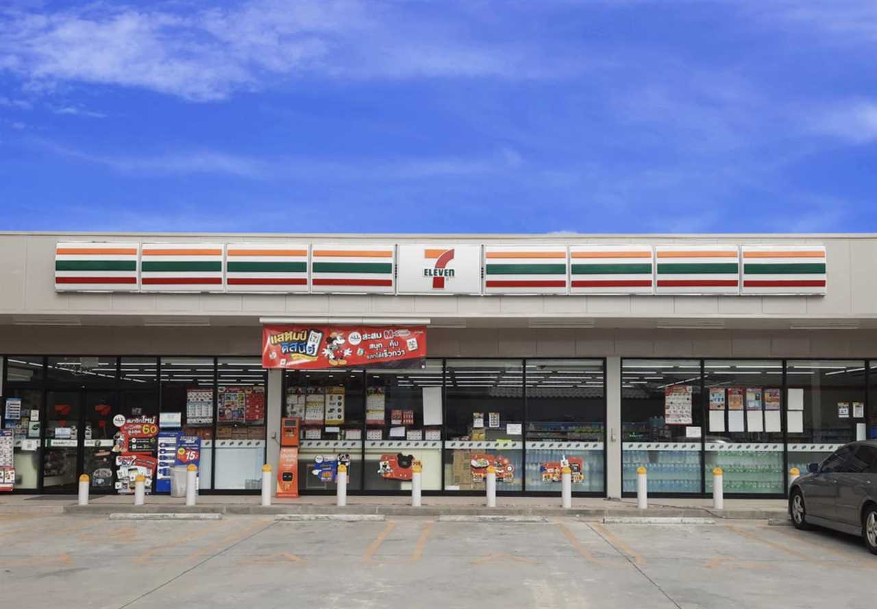 A picture of a 7-Eleven shop. 