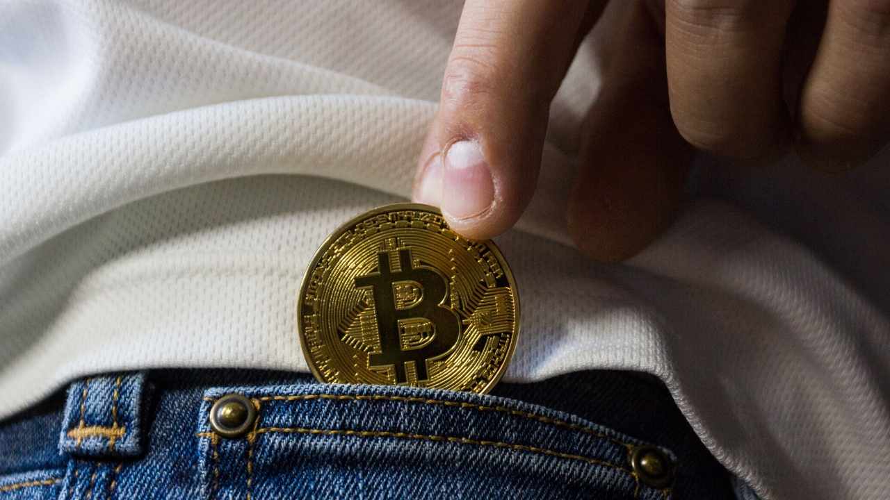 Palantir Is Violating Its Own Principles by Avoiding a Bitcoin Treasury