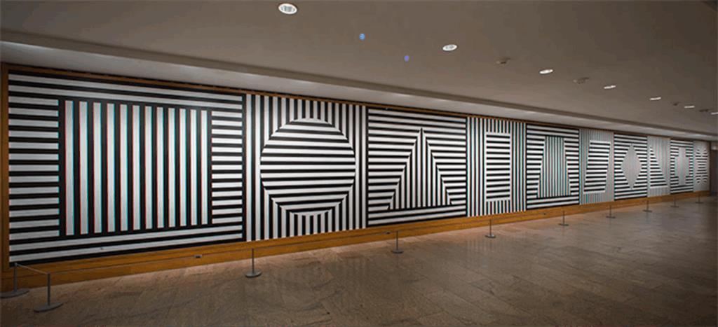 Installation view by SolLeWitt, Wall Drawing #370